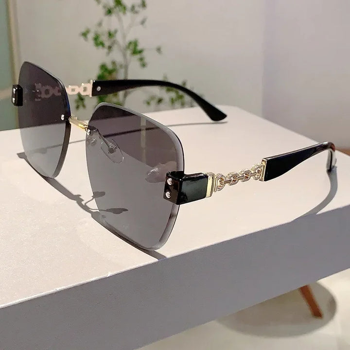 Melanie Ray Shades