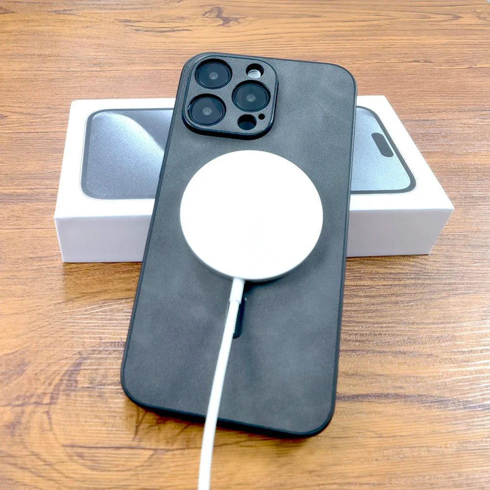 Velcrest Leather MagSafe Case